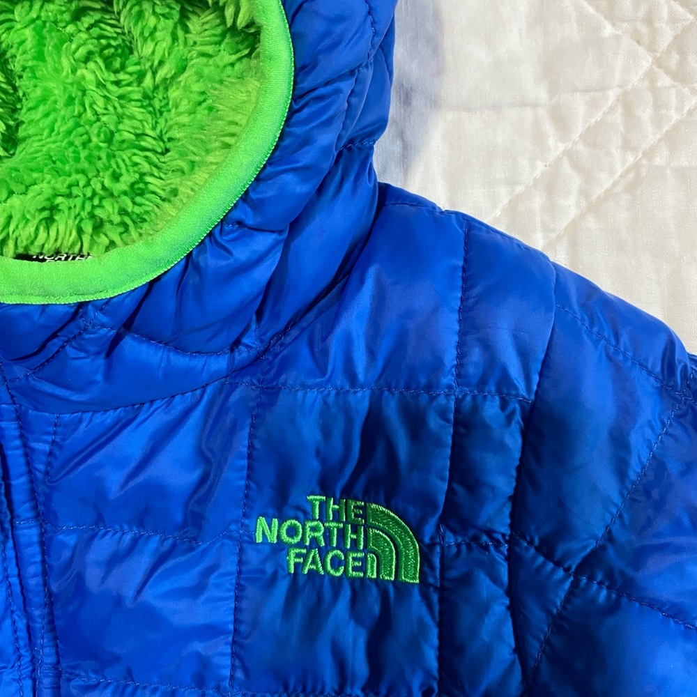 Northface Thermoball bunting size 6-12 months
